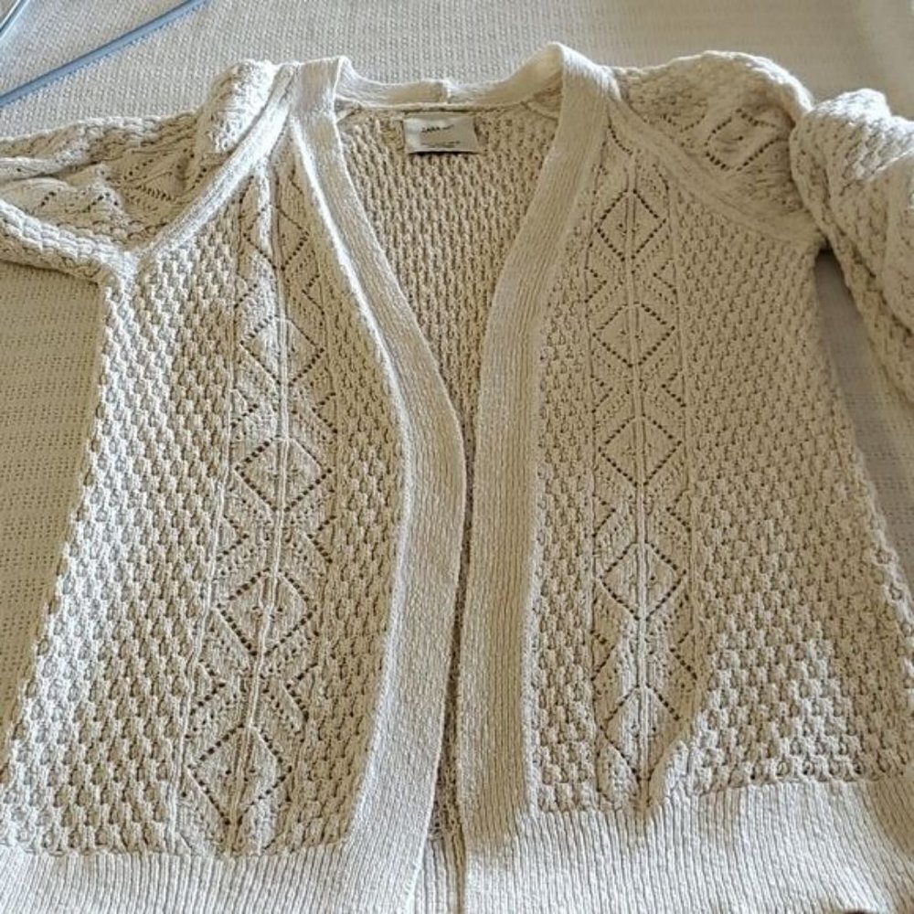 Zara Knit Sz. M Cream Knit Sweater Cardigan